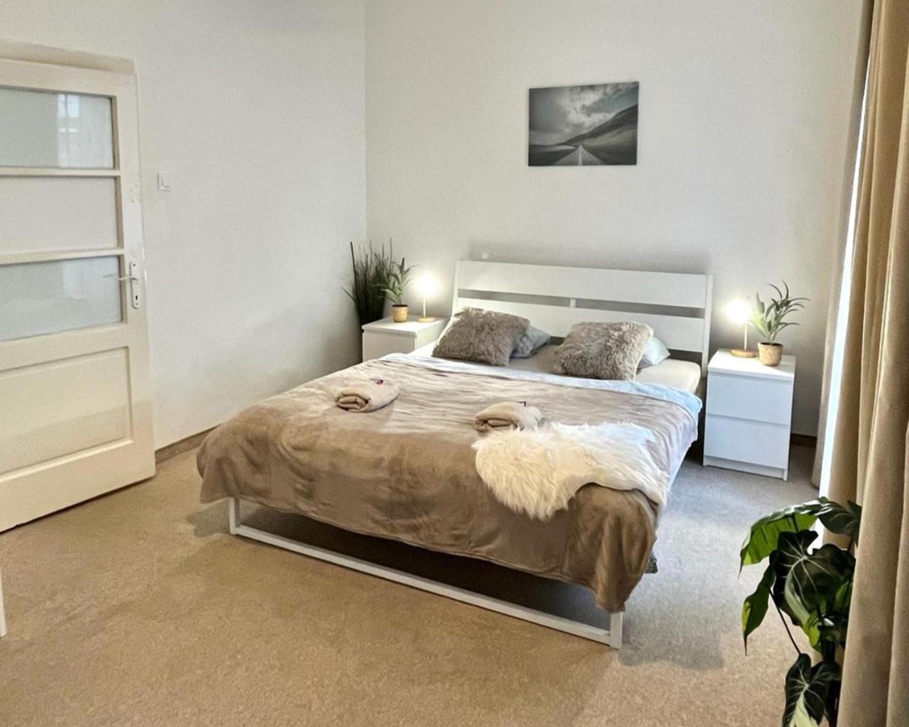 Apartment Lea - Old Town Bratislava Exterior photo