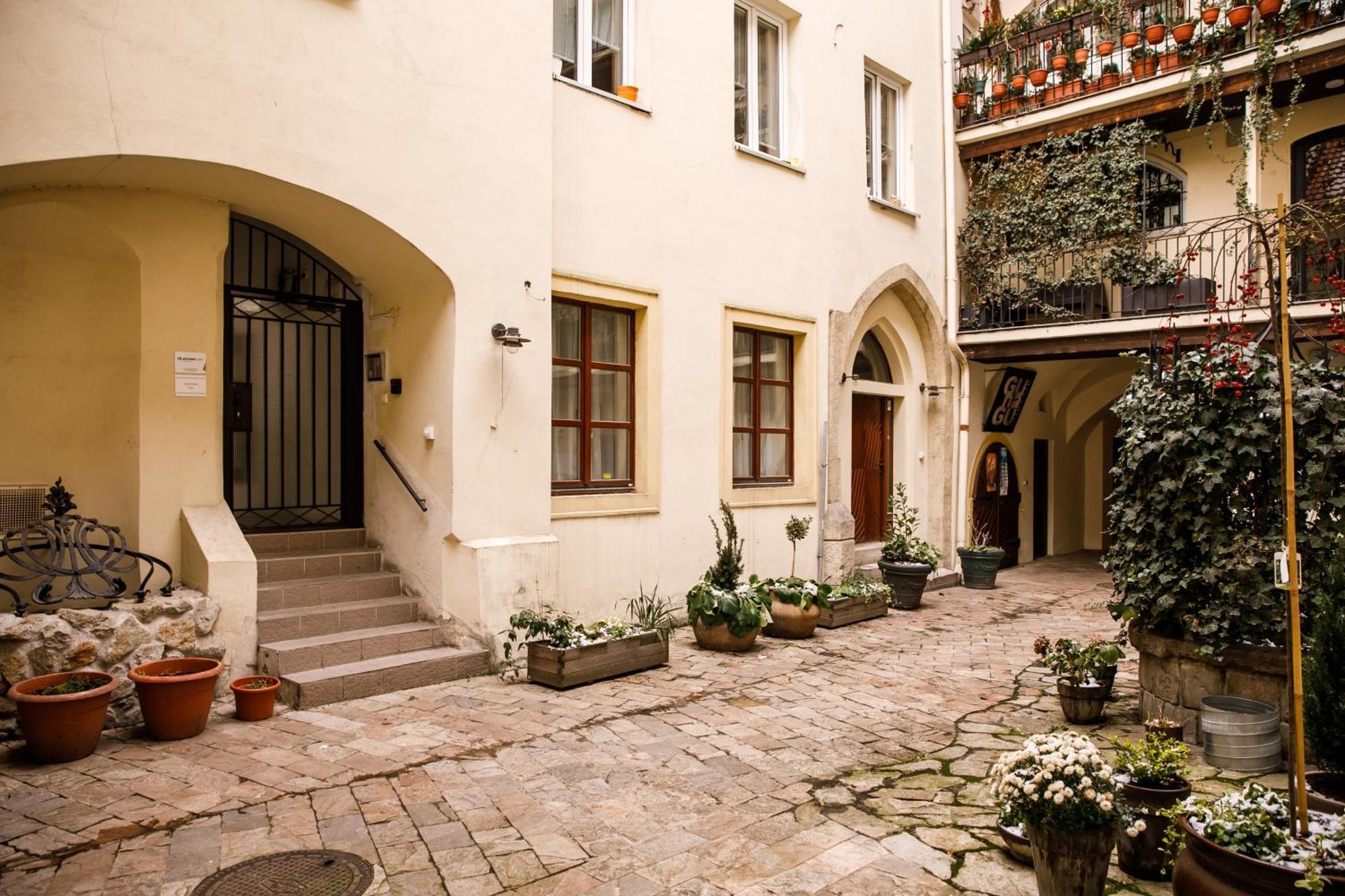Apartment Lea - Old Town Bratislava Exterior photo